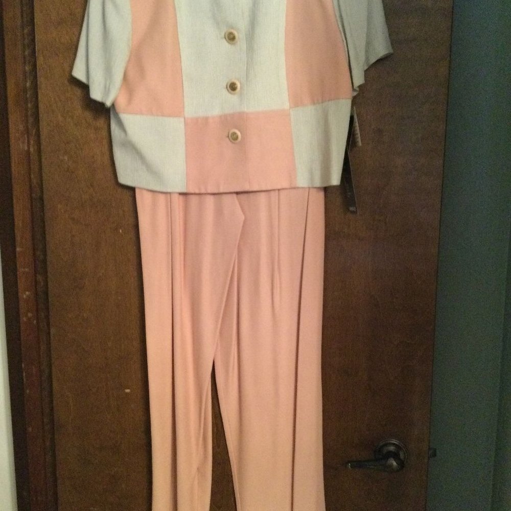 Taurus II  Women's peach and tan pantsuit.  Size 14 Petite.  New with tags